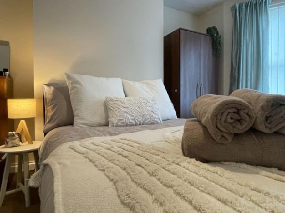 5 Bedroom, Sleeps 9 - Base To Explore Liverpool And Beyond Ливерпуль Экстерьер фото