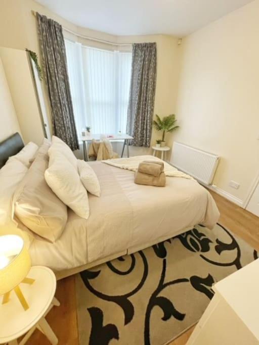 5 Bedroom, Sleeps 9 - Base To Explore Liverpool And Beyond Ливерпуль Экстерьер фото