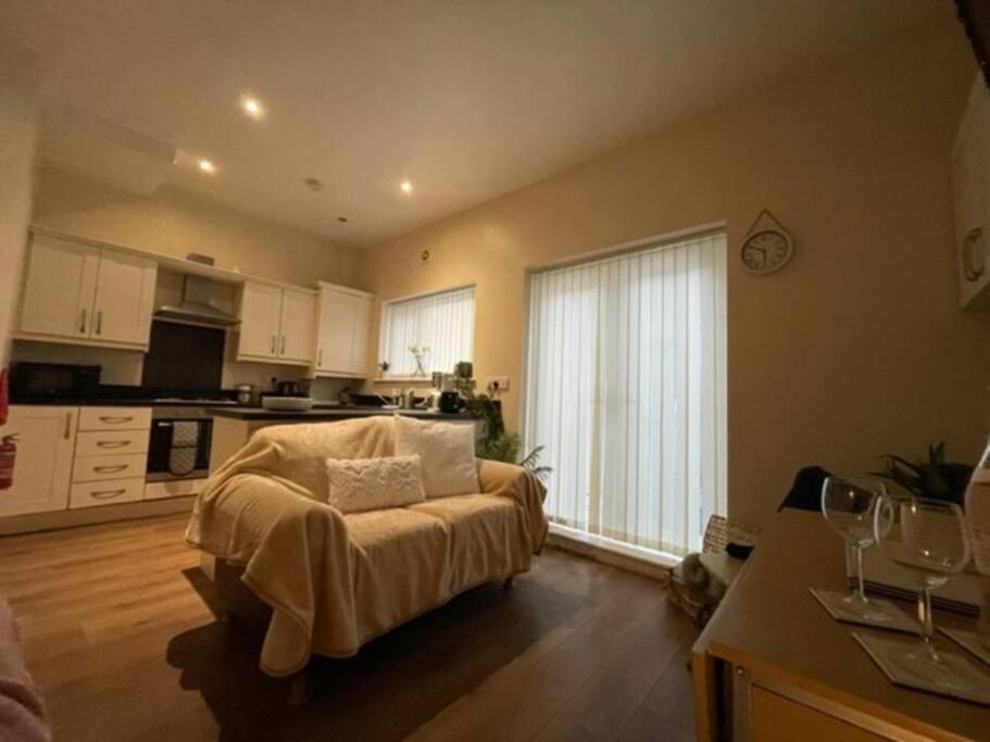 5 Bedroom, Sleeps 9 - Base To Explore Liverpool And Beyond Ливерпуль Экстерьер фото