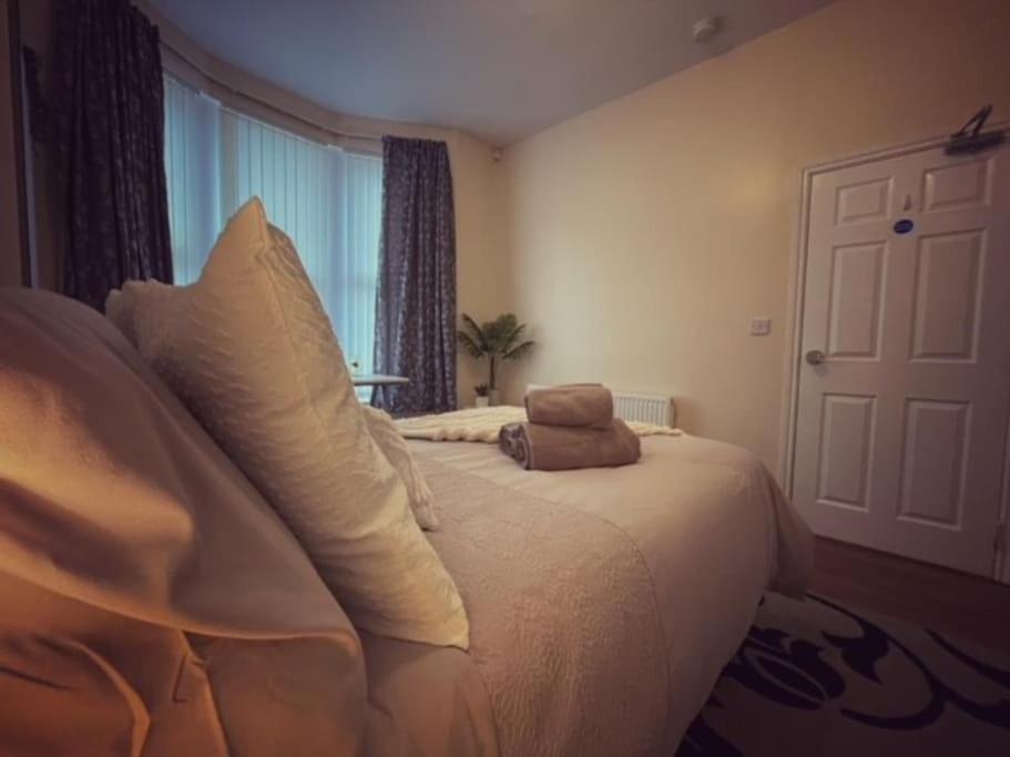 5 Bedroom, Sleeps 9 - Base To Explore Liverpool And Beyond Ливерпуль Экстерьер фото