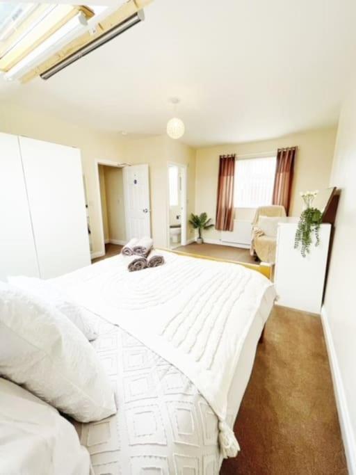 5 Bedroom, Sleeps 9 - Base To Explore Liverpool And Beyond Ливерпуль Экстерьер фото